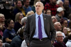 卡莱尔：11年总决我布置的战术全被破解了 后面我就只说move