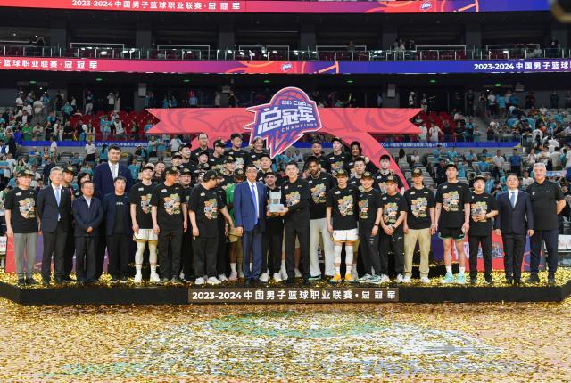 CBA辽粤争霸已成过去时 新赛季谁能撼动王者辽宁？